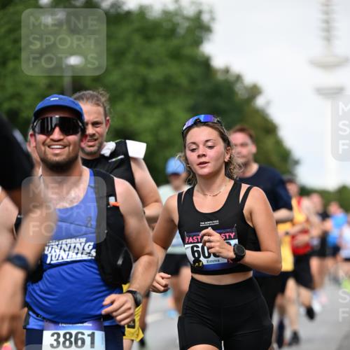 29.06.2025 - hella hamburg halbmarathon Dr. Thomas Lammeyer http://msf.ph/oto/8518050 29.06.2025 10:04:11 Kennedybrücke 1006, 1180, 1239, 1264, 1334, 2027, 2099, 2159, 2346, 2348, 2447, 2582, 2584, 2652, 2677, 2730, 3042, 3112, 3177, 3794, 3861, 3898, 4013, 4419, 4594, 4796, 4940, 5341, 5643, 5728, 6082, 6084, 6104, 6201, 6202, 6260, 6443, 6462, 6602, 6636, 7159, 7717, 7824, 8394, 8402, 8520, 8531, 8669, 8730, 9485, 9611, 9622, 10031, 10044, 10268, 10337, 10534, 10582, 10587, 10665, 10742, 10759, 10766, 10788, 11083, 11158, 11159, 11366 meine-sportfotos.de