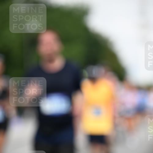 29.06.2025 - hella hamburg halbmarathon Dr. Thomas Lammeyer http://msf.ph/oto/8518100 29.06.2025 10:04:13 Kennedybrücke 1006, 1180, 1239, 1264, 1334, 2027, 2159, 2346, 2348, 2447, 2474, 2582, 2584, 2606, 2652, 2677, 2730, 3042, 3112, 3177, 3794, 3861, 3898, 4013, 4419, 4594, 4767, 4796, 4940, 5341, 5643, 5728, 6082, 6084, 6104, 6201, 6202, 6260, 6443, 6462, 6470, 6602, 6636, 7159, 7717, 7824, 8520, 8531, 8669, 8730, 9485, 9611, 9622, 10044, 10268, 10337, 10534, 10582, 10587, 10665, 10742, 10759, 10766, 10788, 11083, 11158, 11159, 11366 meine-sportfotos.de