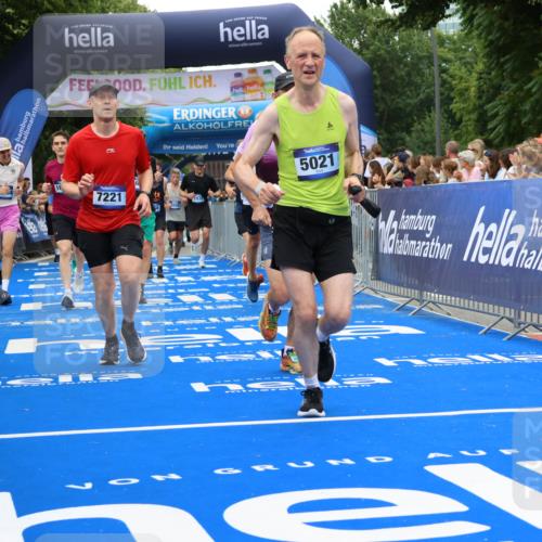 29.06.2025 - hella hamburg halbmarathon Strokosch-Dieckow http://msf.ph/oto/8518116 29.06.2025 10:55:45 Ziel 1120, 1143, 1179, 1834, 2612, 2955, 3256, 3668, 4772, 4897, 5021, 6569, 6924, 7221, 7976, 8255, 8618, 10212, 11039, 12483, 12858, 13474, 14365, 14909, 15896, 16401, 16434, 16786, 18064, 18125, 18190, 18867, 19047 meine-sportfotos.de
