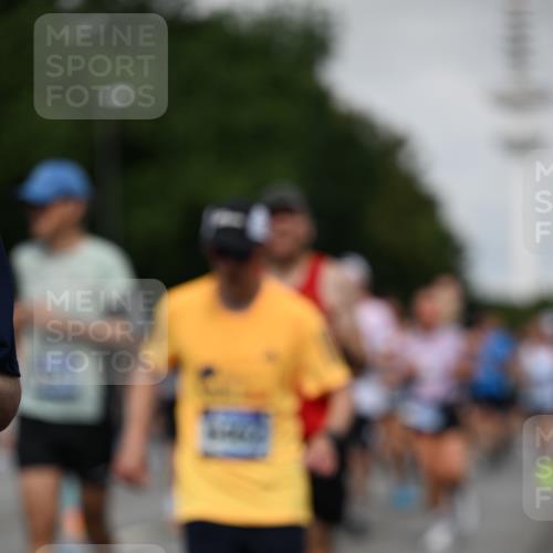 29.06.2025 - hella hamburg halbmarathon Dr. Thomas Lammeyer http://msf.ph/oto/8518128 29.06.2025 10:04:14 Kennedybrücke 1006, 1180, 1239, 1264, 1334, 2027, 2159, 2346, 2348, 2447, 2474, 2582, 2584, 2606, 2652, 2677, 2730, 2982, 3042, 3112, 3177, 3319, 3794, 3861, 3898, 4013, 4419, 4594, 4767, 4796, 4940, 5341, 5643, 5728, 6082, 6084, 6104, 6201, 6202, 6260, 6443, 6462, 6470, 6602, 6636, 7159, 7717, 7824, 8520, 8531, 8669, 8730, 9485, 9611, 9622, 10044, 10268, 10337, 10534, 10582, 10587, 10665, 10742, 10759, 10766, 10788, 11083, 11158, 11159, 11366 meine-sportfotos.de