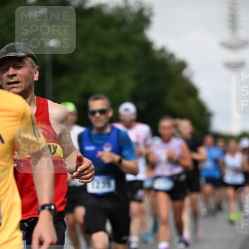 29.06.2025 - hella hamburg halbmarathon Dr. Thomas Lammeyer http://msf.ph/oto/8518158 29.06.2025 10:04:15 Kennedybrücke 1180, 1239, 1264, 1334, 2027, 2159, 2346, 2348, 2447, 2474, 2582, 2584, 2606, 2652, 2677, 2730, 2982, 3042, 3112, 3177, 3319, 3794, 3861, 3898, 4013, 4419, 4579, 4594, 4767, 4796, 4940, 5341, 5643, 5728, 6082, 6084, 6104, 6174, 6201, 6202, 6260, 6443, 6462, 6470, 6602, 6636, 7159, 7717, 7824, 8520, 8531, 8669, 8730, 9485, 9611, 9622, 10044, 10268, 10337, 10534, 10582, 10587, 10665, 10742, 10759, 10766, 10788, 11083, 11158, 11159, 11366 meine-sportfotos.de