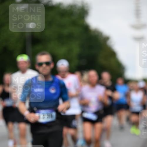 29.06.2025 - hella hamburg halbmarathon Dr. Thomas Lammeyer http://msf.ph/oto/8518176 29.06.2025 10:04:15 Kennedybrücke 1180, 1239, 1264, 1334, 2027, 2159, 2346, 2348, 2447, 2474, 2582, 2584, 2606, 2652, 2677, 2730, 2982, 3042, 3112, 3177, 3319, 3794, 3861, 3898, 4013, 4419, 4579, 4594, 4767, 4796, 4940, 5341, 5643, 5728, 6082, 6084, 6104, 6174, 6201, 6202, 6260, 6443, 6462, 6470, 6602, 6636, 7159, 7717, 7824, 8520, 8531, 8669, 8730, 9485, 9611, 9622, 10044, 10268, 10337, 10534, 10582, 10587, 10665, 10742, 10759, 10766, 10788, 11083, 11158, 11159, 11366 meine-sportfotos.de