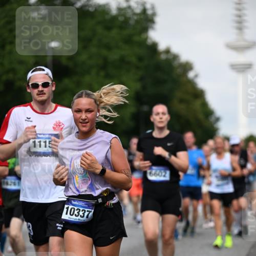 29.06.2025 - hella hamburg halbmarathon Dr. Thomas Lammeyer http://msf.ph/oto/8518216 29.06.2025 10:04:17 Kennedybrücke 1019, 1180, 1239, 1264, 1334, 1583, 2027, 2159, 2346, 2348, 2426, 2447, 2474, 2582, 2584, 2606, 2652, 2677, 2730, 2982, 3042, 3112, 3177, 3319, 3794, 3861, 3898, 4013, 4419, 4579, 4594, 4767, 4796, 4940, 5341, 5643, 5728, 6082, 6084, 6104, 6174, 6201, 6220, 6260, 6443, 6462, 6470, 6602, 6636, 7159, 7717, 7824, 8531, 8669, 8730, 9450, 9485, 9611, 9622, 10044, 10268, 10337, 10534, 10582, 10587, 10599, 10665, 10742, 10759, 10766, 10788, 11083, 11158, 11159, 11366 meine-sportfotos.de