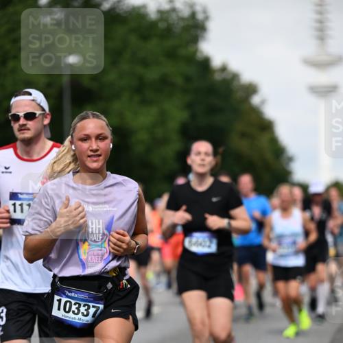 29.06.2025 - hella hamburg halbmarathon Dr. Thomas Lammeyer http://msf.ph/oto/8518227 29.06.2025 10:04:17 Kennedybrücke 1019, 1180, 1239, 1264, 1334, 1583, 2027, 2159, 2346, 2348, 2426, 2447, 2474, 2582, 2584, 2606, 2652, 2677, 2730, 2982, 3042, 3112, 3177, 3319, 3794, 3861, 3898, 4013, 4419, 4579, 4594, 4767, 4796, 4940, 5341, 5643, 5728, 6082, 6084, 6104, 6174, 6201, 6220, 6260, 6443, 6462, 6470, 6602, 6636, 7159, 7717, 7824, 8531, 8669, 8730, 9450, 9485, 9611, 9622, 10044, 10268, 10337, 10534, 10582, 10587, 10599, 10665, 10742, 10759, 10766, 10788, 11083, 11158, 11159, 11366 meine-sportfotos.de