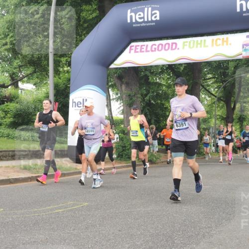 29.06.2025 - hella hamburg halbmarathon KatJ http://msf.ph/oto/8518240 29.06.2025 10:48:29 Zwischen KM18-KM19 1128, 2591, 6391, 6415, 8068 meine-sportfotos.de