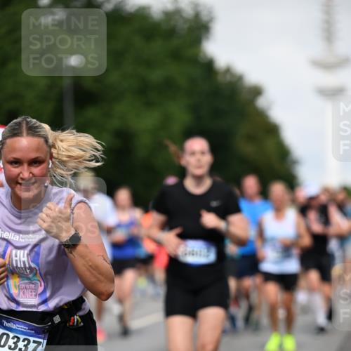 29.06.2025 - hella hamburg halbmarathon Dr. Thomas Lammeyer http://msf.ph/oto/8518243 29.06.2025 10:04:18 Kennedybrücke 1019, 1180, 1239, 1264, 1334, 1583, 2027, 2086, 2159, 2346, 2348, 2426, 2447, 2474, 2582, 2584, 2606, 2652, 2677, 2730, 2982, 3042, 3059, 3112, 3177, 3319, 3794, 3861, 3898, 4013, 4419, 4579, 4594, 4767, 4796, 4940, 5341, 5643, 5728, 6082, 6084, 6104, 6174, 6201, 6220, 6260, 6443, 6462, 6470, 6602, 6636, 7159, 7717, 7824, 8531, 8669, 8730, 9450, 9485, 9611, 9622, 10044, 10268, 10337, 10534, 10582, 10587, 10599, 10665, 10742, 10759, 10766, 10788, 11083, 11159, 11366 meine-sportfotos.de