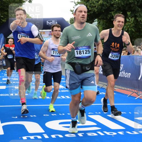 29.06.2025 - hella hamburg halbmarathon Strokosch-Dieckow http://msf.ph/oto/8518246 29.06.2025 10:55:50 Ziel 1179, 2612, 3256, 3668, 4772, 5021, 6569, 7147, 7221, 7976, 8968, 9246, 10084, 12858, 13474, 14365, 15868, 15884, 16401, 16434, 16786, 18125, 18867, 19047 meine-sportfotos.de