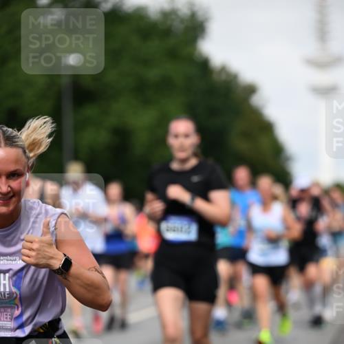 29.06.2025 - hella hamburg halbmarathon Dr. Thomas Lammeyer http://msf.ph/oto/8518247 29.06.2025 10:04:18 Kennedybrücke 1019, 1180, 1239, 1264, 1334, 1583, 2027, 2086, 2159, 2346, 2348, 2426, 2447, 2474, 2582, 2584, 2606, 2652, 2677, 2730, 2982, 3042, 3059, 3112, 3177, 3319, 3794, 3861, 3898, 4013, 4419, 4579, 4594, 4767, 4796, 4940, 5341, 5643, 5728, 6082, 6084, 6104, 6174, 6201, 6220, 6260, 6443, 6462, 6470, 6602, 6636, 7159, 7717, 7824, 8531, 8669, 8730, 9450, 9485, 9611, 9622, 10044, 10268, 10337, 10534, 10582, 10587, 10599, 10665, 10742, 10759, 10766, 10788, 11083, 11159, 11366 meine-sportfotos.de