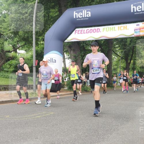29.06.2025 - hella hamburg halbmarathon KatJ http://msf.ph/oto/8518248 29.06.2025 10:48:30 Zwischen KM18-KM19 1128, 2447, 2591, 6391, 6415, 8068 meine-sportfotos.de