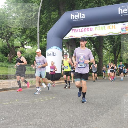 29.06.2025 - hella hamburg halbmarathon KatJ http://msf.ph/oto/8518260 29.06.2025 10:48:30 Zwischen KM18-KM19 1128, 2447, 2591, 6391, 6415, 8068 meine-sportfotos.de