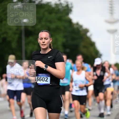 29.06.2025 - hella hamburg halbmarathon Dr. Thomas Lammeyer http://msf.ph/oto/8518263 29.06.2025 10:04:18 Kennedybrücke 1019, 1180, 1239, 1264, 1334, 1583, 2027, 2086, 2159, 2346, 2348, 2426, 2447, 2474, 2582, 2584, 2606, 2652, 2677, 2730, 2982, 3042, 3059, 3112, 3177, 3319, 3794, 3861, 3898, 4013, 4419, 4579, 4594, 4767, 4796, 4940, 5341, 5643, 5728, 6082, 6084, 6104, 6174, 6201, 6220, 6260, 6443, 6462, 6470, 6602, 6636, 7159, 7717, 7824, 8531, 8669, 8730, 9450, 9485, 9611, 9622, 10044, 10268, 10337, 10534, 10582, 10587, 10599, 10665, 10742, 10759, 10766, 10788, 11083, 11159, 11366 meine-sportfotos.de