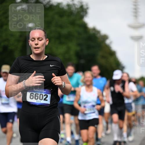 29.06.2025 - hella hamburg halbmarathon Dr. Thomas Lammeyer http://msf.ph/oto/8518279 29.06.2025 10:04:19 Kennedybrücke 1019, 1180, 1239, 1264, 1334, 1583, 2027, 2086, 2159, 2346, 2426, 2447, 2474, 2582, 2584, 2606, 2652, 2677, 2730, 2982, 3042, 3059, 3112, 3177, 3319, 3400, 3794, 3861, 3898, 4013, 4419, 4579, 4594, 4767, 4796, 4940, 5341, 5643, 5728, 6082, 6084, 6104, 6174, 6201, 6220, 6260, 6443, 6462, 6470, 6602, 6636, 7159, 7717, 7824, 8531, 8669, 8730, 9450, 9485, 9611, 9622, 10044, 10268, 10337, 10534, 10582, 10587, 10599, 10665, 10742, 10759, 10766, 11083, 11159, 11366 meine-sportfotos.de