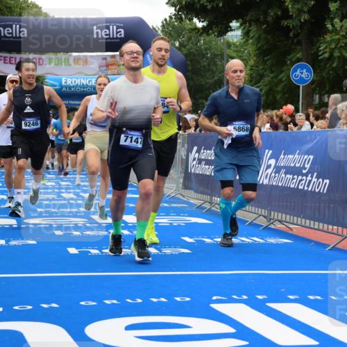29.06.2025 - hella hamburg halbmarathon Strokosch-Dieckow http://msf.ph/oto/8518370 29.06.2025 10:55:56 Ziel 1179, 1180, 2612, 3042, 3058, 3256, 3668, 4772, 7147, 7976, 8968, 9246, 10084, 14867, 15184, 15868, 15884, 16176, 18212, 18867 meine-sportfotos.de