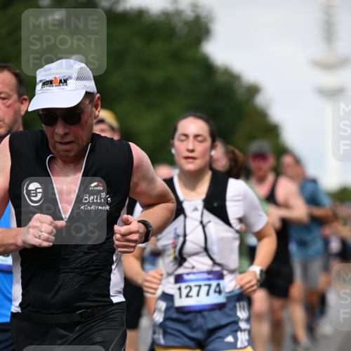 29.06.2025 - hella hamburg halbmarathon Dr. Thomas Lammeyer http://msf.ph/oto/8518394 29.06.2025 10:04:23 Kennedybrücke 1019, 1239, 1264, 1544, 1583, 2027, 2086, 2159, 2346, 2426, 2447, 2474, 2582, 2584, 2606, 2652, 2730, 2982, 3042, 3059, 3112, 3319, 3400, 3794, 3898, 4013, 4419, 4579, 4594, 4767, 4796, 4940, 5643, 5728, 6104, 6138, 6174, 6201, 6220, 6260, 6443, 6462, 6470, 6602, 6636, 7159, 7717, 7824, 8531, 8669, 8730, 9450, 9485, 9577, 9611, 9622, 10044, 10268, 10337, 10534, 10582, 10587, 10599, 10665, 10742, 10759, 10766, 11083, 11159 meine-sportfotos.de