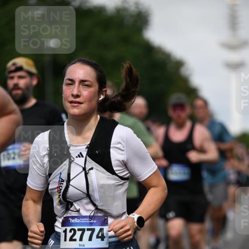 29.06.2025 - hella hamburg halbmarathon Dr. Thomas Lammeyer http://msf.ph/oto/8518408 29.06.2025 10:04:23 Kennedybrücke 1019, 1239, 1264, 1544, 1583, 2027, 2086, 2159, 2346, 2426, 2447, 2474, 2582, 2584, 2606, 2652, 2730, 2982, 3042, 3059, 3112, 3319, 3400, 3794, 3898, 4013, 4419, 4579, 4594, 4767, 4796, 4940, 5643, 5728, 6104, 6138, 6174, 6201, 6220, 6260, 6443, 6462, 6470, 6602, 6636, 7159, 7717, 7824, 8531, 8669, 8730, 9450, 9485, 9577, 9611, 9622, 10044, 10268, 10337, 10534, 10582, 10587, 10599, 10665, 10742, 10759, 10766, 11083, 11159 meine-sportfotos.de