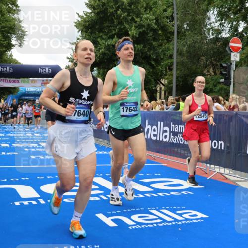 29.06.2025 - hella hamburg halbmarathon Strokosch-Dieckow http://msf.ph/oto/8518409 29.06.2025 10:56:06 Ziel 1180, 3042, 3058, 4594, 4813, 5492, 5570, 7594, 8330, 8639, 9907, 12545, 14363, 15484, 16113, 16176, 16634, 17468, 17640, 17642, 18212 meine-sportfotos.de