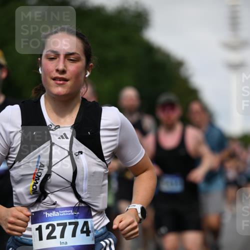 29.06.2025 - hella hamburg halbmarathon Dr. Thomas Lammeyer http://msf.ph/oto/8518420 29.06.2025 10:04:23 Kennedybrücke 1019, 1239, 1264, 1544, 1583, 2027, 2086, 2159, 2346, 2426, 2447, 2474, 2582, 2584, 2606, 2652, 2730, 2982, 3042, 3059, 3112, 3319, 3400, 3794, 3898, 4013, 4419, 4579, 4594, 4767, 4796, 4940, 5643, 5728, 6104, 6138, 6174, 6201, 6220, 6260, 6443, 6462, 6470, 6602, 6636, 7159, 7717, 7824, 8531, 8669, 8730, 9450, 9485, 9577, 9611, 9622, 10044, 10268, 10337, 10534, 10582, 10587, 10599, 10665, 10742, 10759, 10766, 11083, 11159 meine-sportfotos.de