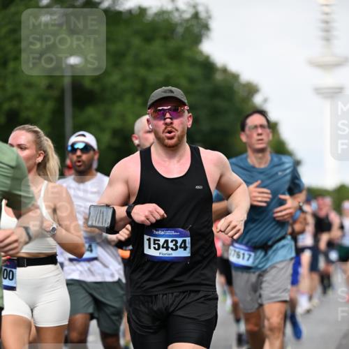 29.06.2025 - hella hamburg halbmarathon Dr. Thomas Lammeyer http://msf.ph/oto/8518448 29.06.2025 10:04:24 Kennedybrücke 1019, 1239, 1264, 1544, 1583, 1681, 2027, 2086, 2159, 2346, 2426, 2447, 2474, 2582, 2584, 2606, 2652, 2730, 2982, 3042, 3059, 3112, 3319, 3400, 3794, 4013, 4419, 4579, 4594, 4767, 4796, 4940, 5643, 5728, 6104, 6138, 6174, 6201, 6220, 6260, 6443, 6462, 6470, 6602, 6636, 7159, 7717, 7824, 8531, 8669, 8730, 9450, 9485, 9577, 9611, 9622, 10044, 10268, 10337, 10534, 10582, 10587, 10599, 10665, 10742, 10759, 10766, 11083, 11159 meine-sportfotos.de