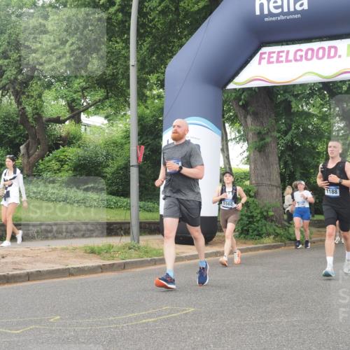 29.06.2025 - hella hamburg halbmarathon KatJ http://msf.ph/oto/8518475 29.06.2025 10:48:39 Zwischen KM18-KM19 1135, 1138, 1188, 1568, 5547, 6414, 8364 meine-sportfotos.de