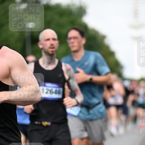 29.06.2025 - hella hamburg halbmarathon Dr. Thomas Lammeyer http://msf.ph/oto/8518483 29.06.2025 10:04:25 Kennedybrücke 1019, 1239, 1264, 1544, 1583, 1681, 2027, 2086, 2159, 2346, 2426, 2447, 2474, 2582, 2584, 2606, 2652, 2730, 2982, 3042, 3059, 3319, 3400, 3794, 4013, 4419, 4579, 4594, 4767, 4940, 5418, 5643, 5728, 6104, 6138, 6174, 6201, 6220, 6443, 6462, 6470, 6602, 6636, 7159, 7717, 7824, 8531, 8669, 8730, 9450, 9485, 9577, 9622, 10268, 10337, 10534, 10582, 10587, 10599, 10665, 10742, 10759, 10766, 10797, 11083, 11159 meine-sportfotos.de