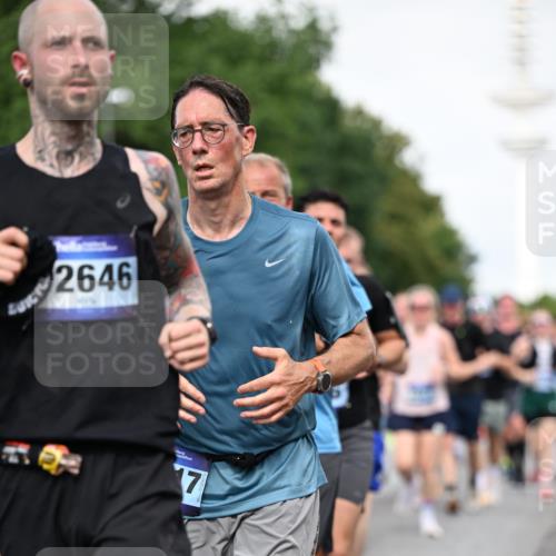 29.06.2025 - hella hamburg halbmarathon Dr. Thomas Lammeyer http://msf.ph/oto/8518492 29.06.2025 10:04:26 Kennedybrücke 1019, 1239, 1264, 1544, 1583, 1681, 2027, 2086, 2159, 2236, 2346, 2426, 2447, 2474, 2582, 2584, 2606, 2652, 2730, 2982, 3042, 3059, 3319, 3400, 3794, 4013, 4419, 4579, 4594, 4767, 4940, 5418, 5643, 5728, 6104, 6138, 6174, 6201, 6220, 6443, 6462, 6470, 6602, 6636, 7159, 7717, 7824, 8531, 8669, 9450, 9485, 9577, 9622, 10268, 10337, 10534, 10587, 10599, 10665, 10742, 10759, 10766, 10797, 11083, 11159 meine-sportfotos.de