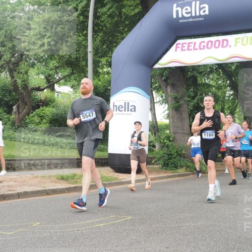 29.06.2025 - hella hamburg halbmarathon KatJ http://msf.ph/oto/8518493 29.06.2025 10:48:39 Zwischen KM18-KM19 1135, 1138, 1188, 1568, 5547, 6414, 8364 meine-sportfotos.de