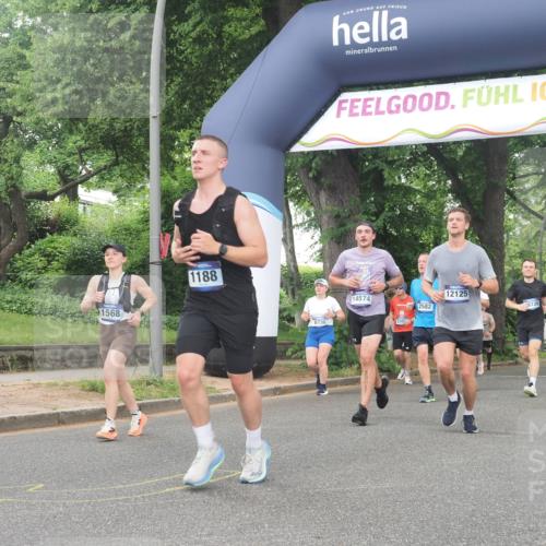 29.06.2025 - hella hamburg halbmarathon KatJ http://msf.ph/oto/8518541 29.06.2025 10:48:40 Zwischen KM18-KM19 1135, 1138, 1188, 1568, 5547 meine-sportfotos.de