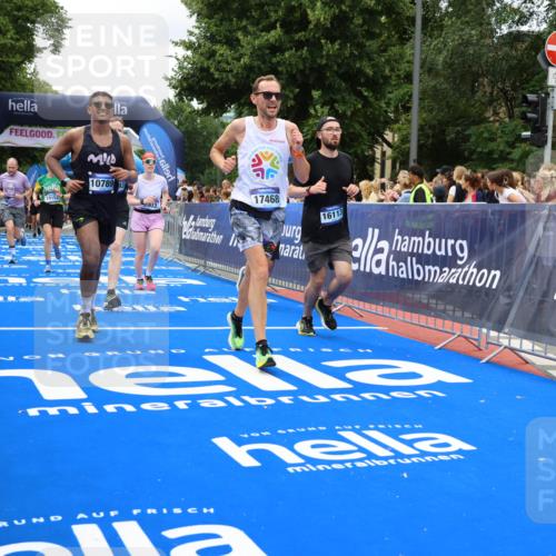 29.06.2025 - hella hamburg halbmarathon Strokosch-Dieckow http://msf.ph/oto/8518544 29.06.2025 10:56:14 Ziel 1193, 4029, 4594, 4813, 5465, 5492, 5672, 7547, 8330, 8639, 9903, 9907, 10789, 11231, 11309, 12348, 14363, 15300, 15484, 16113, 16375, 16634, 17468, 18117, 18495, 18652, 18741, 19152 meine-sportfotos.de