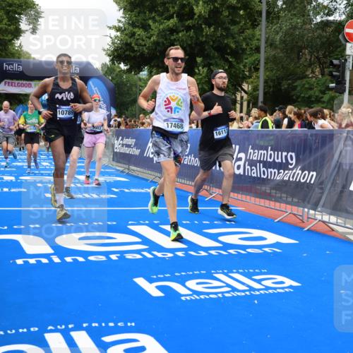 29.06.2025 - hella hamburg halbmarathon Strokosch-Dieckow http://msf.ph/oto/8518550 29.06.2025 10:56:14 Ziel 1193, 4029, 4594, 4813, 5465, 5492, 5672, 7547, 8330, 8639, 9903, 9907, 10789, 11231, 11309, 12348, 14363, 15300, 15484, 16113, 16375, 16634, 17468, 18117, 18495, 18652, 18741, 19152 meine-sportfotos.de