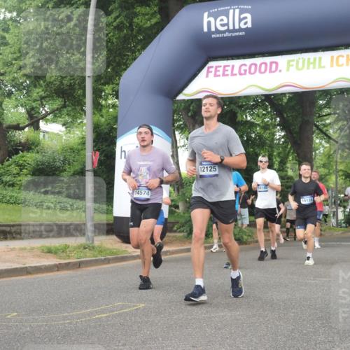 29.06.2025 - hella hamburg halbmarathon KatJ http://msf.ph/oto/8518580 29.06.2025 10:48:41 Zwischen KM18-KM19 1135, 1138, 1188, 1568, 2582, 5547 meine-sportfotos.de