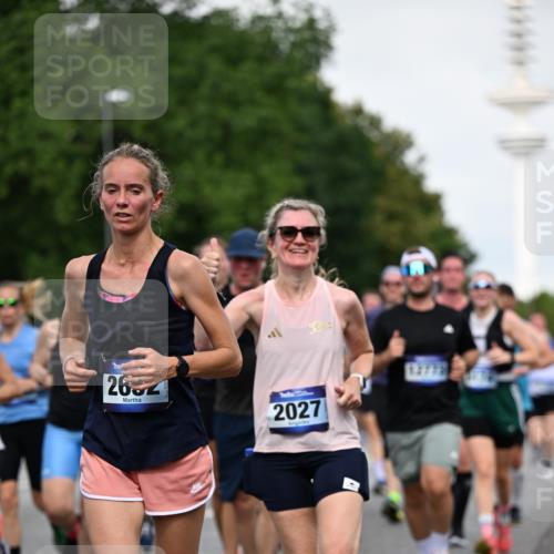29.06.2025 - hella hamburg halbmarathon Dr. Thomas Lammeyer http://msf.ph/oto/8518612 29.06.2025 10:04:29 Kennedybrücke 1019, 1264, 1544, 1583, 1611, 1681, 2027, 2086, 2159, 2236, 2346, 2426, 2447, 2474, 2582, 2584, 2606, 2652, 2730, 2982, 3042, 3059, 3141, 3319, 3400, 3794, 4013, 4419, 4579, 4594, 4616, 4767, 4940, 4945, 5418, 5643, 5728, 6104, 6138, 6174, 6201, 6220, 6443, 6470, 6602, 6636, 7159, 7717, 8531, 8669, 9450, 9485, 9553, 9555, 9577, 9622, 10268, 10534, 10587, 10599, 10665, 10742, 10759, 10766, 10797, 11083, 11159 meine-sportfotos.de