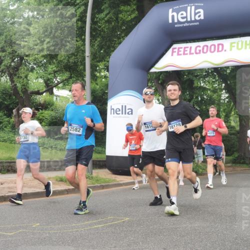 29.06.2025 - hella hamburg halbmarathon KatJ http://msf.ph/oto/8518624 29.06.2025 10:48:43 Zwischen KM18-KM19 1188, 1568, 1726, 1823, 2582, 5299, 5305, 5547, 7658, 8730 meine-sportfotos.de