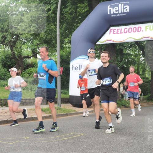 29.06.2025 - hella hamburg halbmarathon KatJ http://msf.ph/oto/8518631 29.06.2025 10:48:43 Zwischen KM18-KM19 1188, 1568, 1726, 1823, 2582, 5299, 5305, 5547, 7658, 8730 meine-sportfotos.de