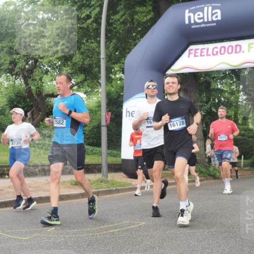 29.06.2025 - hella hamburg halbmarathon KatJ http://msf.ph/oto/8518637 29.06.2025 10:48:43 Zwischen KM18-KM19 1188, 1568, 1726, 1823, 2582, 5299, 5305, 5547, 7658, 8730 meine-sportfotos.de