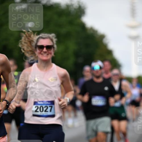 29.06.2025 - hella hamburg halbmarathon Dr. Thomas Lammeyer http://msf.ph/oto/8518645 29.06.2025 10:04:30 Kennedybrücke 1019, 1264, 1544, 1583, 1611, 1681, 2027, 2086, 2159, 2236, 2346, 2426, 2447, 2474, 2582, 2584, 2606, 2652, 2730, 2982, 3042, 3059, 3141, 3319, 3400, 3794, 4013, 4419, 4579, 4594, 4616, 4767, 4940, 4945, 5418, 5643, 6104, 6138, 6174, 6201, 6220, 6443, 6470, 6602, 6636, 7159, 7717, 8531, 8669, 9450, 9485, 9553, 9555, 9577, 9622, 10268, 10534, 10587, 10599, 10665, 10742, 10759, 10766, 10797, 11083, 11324 meine-sportfotos.de