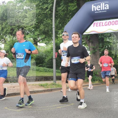 29.06.2025 - hella hamburg halbmarathon KatJ http://msf.ph/oto/8518649 29.06.2025 10:48:43 Zwischen KM18-KM19 1188, 1568, 1726, 1823, 2582, 5299, 5305, 5547, 7658, 8730 meine-sportfotos.de
