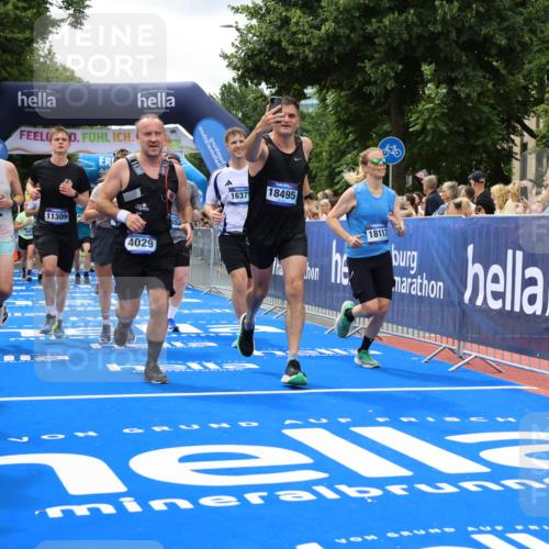 29.06.2025 - hella hamburg halbmarathon Strokosch-Dieckow http://msf.ph/oto/8518662 29.06.2025 10:56:19 Ziel 1193, 3048, 4029, 5465, 5672, 7547, 7742, 8863, 9622, 9903, 10665, 10789, 11231, 11309, 12348, 15300, 15484, 15818, 16113, 16375, 16634, 17468, 18117, 18495, 18652, 18741, 19152 meine-sportfotos.de