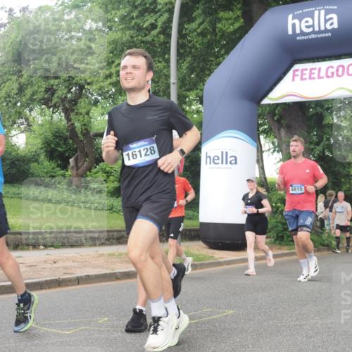 29.06.2025 - hella hamburg halbmarathon KatJ http://msf.ph/oto/8518666 29.06.2025 10:48:44 Zwischen KM18-KM19 1188, 1568, 1726, 1823, 2582, 5299, 5305, 5547, 7658, 8730 meine-sportfotos.de