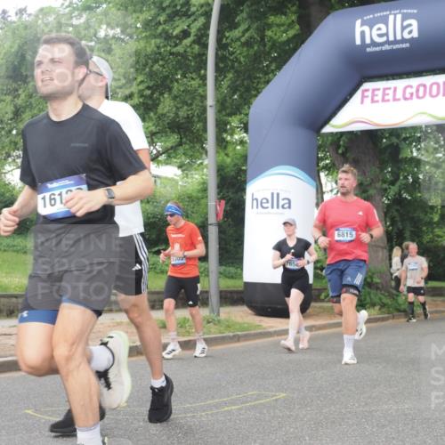 29.06.2025 - hella hamburg halbmarathon KatJ http://msf.ph/oto/8518680 29.06.2025 10:48:44 Zwischen KM18-KM19 1188, 1568, 1726, 1823, 2582, 5299, 5305, 5547, 7658, 8730 meine-sportfotos.de