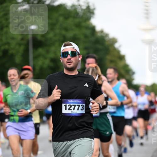 29.06.2025 - hella hamburg halbmarathon Dr. Thomas Lammeyer http://msf.ph/oto/8518683 29.06.2025 10:04:31 Kennedybrücke 1019, 1264, 1544, 1583, 1611, 1681, 2027, 2086, 2159, 2236, 2346, 2426, 2447, 2474, 2582, 2584, 2606, 2652, 2730, 2982, 3042, 3059, 3141, 3319, 3400, 3794, 4013, 4419, 4579, 4594, 4616, 4767, 4940, 4945, 5418, 5643, 6104, 6138, 6174, 6201, 6220, 6443, 6470, 6602, 6636, 7159, 7717, 8669, 9450, 9485, 9553, 9555, 9577, 9622, 10268, 10534, 10587, 10599, 10665, 10742, 10759, 10766, 10797, 11083, 11324 meine-sportfotos.de