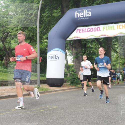 29.06.2025 - hella hamburg halbmarathon KatJ http://msf.ph/oto/8518699 29.06.2025 10:48:45 Zwischen KM18-KM19 1188, 1568, 1726, 1823, 2582, 5299, 5305, 6602, 7658, 8730 meine-sportfotos.de