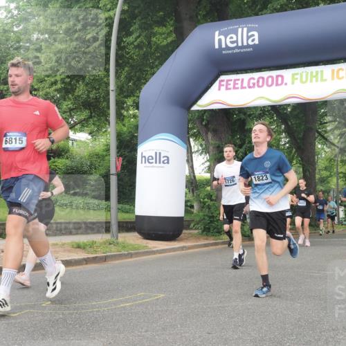 29.06.2025 - hella hamburg halbmarathon KatJ http://msf.ph/oto/8518709 29.06.2025 10:48:45 Zwischen KM18-KM19 1188, 1568, 1726, 1823, 2582, 5299, 5305, 6602, 7658, 8730 meine-sportfotos.de
