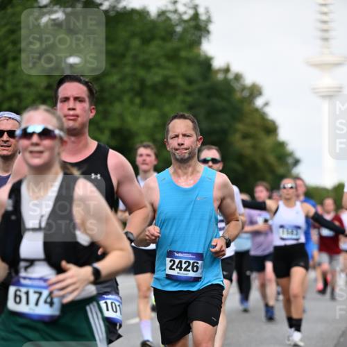 29.06.2025 - hella hamburg halbmarathon Dr. Thomas Lammeyer http://msf.ph/oto/8518731 29.06.2025 10:04:33 Kennedybrücke 1019, 1264, 1544, 1568, 1583, 1611, 1681, 2027, 2086, 2159, 2236, 2426, 2447, 2474, 2582, 2584, 2606, 2652, 2730, 2982, 3042, 3059, 3141, 3319, 3400, 3794, 4013, 4419, 4579, 4594, 4616, 4767, 4940, 4945, 5033, 5418, 5643, 6104, 6138, 6174, 6220, 6443, 6470, 6636, 7159, 7717, 8669, 9450, 9485, 9553, 9555, 9577, 9622, 10188, 10268, 10534, 10587, 10599, 10665, 10742, 10759, 10766, 10797, 11083, 11324 meine-sportfotos.de