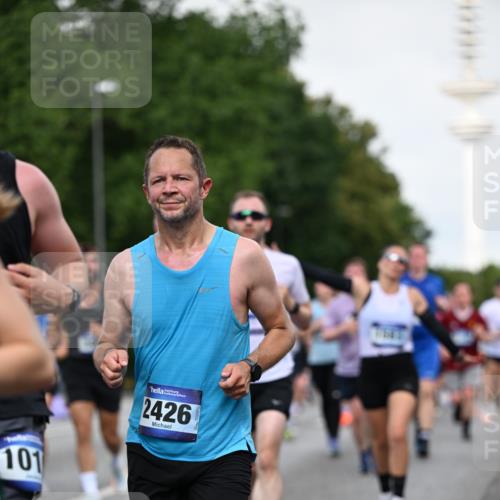 29.06.2025 - hella hamburg halbmarathon Dr. Thomas Lammeyer http://msf.ph/oto/8518748 29.06.2025 10:04:34 Kennedybrücke 1019, 1544, 1568, 1583, 1611, 1681, 2027, 2086, 2159, 2236, 2426, 2447, 2474, 2582, 2584, 2606, 2652, 2730, 2982, 3042, 3059, 3141, 3319, 3400, 3794, 4419, 4579, 4616, 4767, 4940, 4945, 5033, 5418, 5643, 6138, 6174, 6220, 6443, 6470, 6636, 7159, 7717, 8669, 9450, 9485, 9553, 9555, 9577, 9622, 10188, 10268, 10534, 10587, 10599, 10665, 10742, 10759, 10766, 10797, 11083, 11324 meine-sportfotos.de