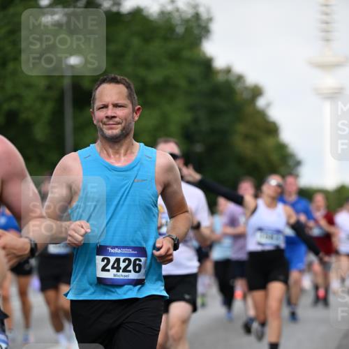 29.06.2025 - hella hamburg halbmarathon Dr. Thomas Lammeyer http://msf.ph/oto/8518755 29.06.2025 10:04:34 Kennedybrücke 1019, 1544, 1568, 1583, 1611, 1681, 2027, 2086, 2159, 2236, 2426, 2447, 2474, 2582, 2584, 2606, 2652, 2730, 2982, 3042, 3059, 3141, 3319, 3400, 3794, 4419, 4579, 4616, 4767, 4940, 4945, 5033, 5418, 5643, 6138, 6174, 6220, 6443, 6470, 6636, 7159, 7717, 8669, 9450, 9485, 9553, 9555, 9577, 9622, 10188, 10268, 10534, 10587, 10599, 10665, 10742, 10759, 10766, 10797, 11083, 11324 meine-sportfotos.de