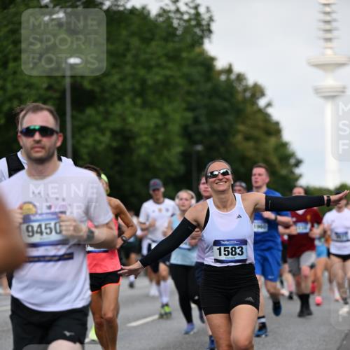 29.06.2025 - hella hamburg halbmarathon Dr. Thomas Lammeyer http://msf.ph/oto/8518786 29.06.2025 10:04:35 Kennedybrücke 1019, 1544, 1568, 1583, 1611, 1681, 2027, 2086, 2159, 2236, 2426, 2447, 2474, 2606, 2652, 2730, 2982, 3042, 3059, 3141, 3319, 3400, 3794, 4419, 4579, 4616, 4767, 4940, 4945, 5033, 5418, 5643, 6138, 6174, 6220, 6443, 6470, 6636, 7717, 8669, 9450, 9485, 9553, 9555, 9577, 9622, 10188, 10534, 10587, 10599, 10665, 10742, 10759, 10766, 10797, 11083, 11324 meine-sportfotos.de