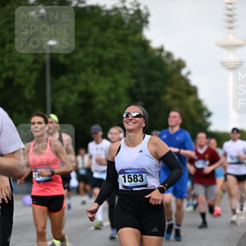 29.06.2025 - hella hamburg halbmarathon Dr. Thomas Lammeyer http://msf.ph/oto/8518798 29.06.2025 10:04:35 Kennedybrücke 1019, 1544, 1568, 1583, 1611, 1681, 2027, 2086, 2159, 2236, 2426, 2447, 2474, 2606, 2652, 2730, 2982, 3042, 3059, 3141, 3319, 3400, 3794, 4419, 4579, 4616, 4767, 4940, 4945, 5033, 5418, 5643, 6138, 6174, 6220, 6443, 6470, 6636, 7717, 8669, 9450, 9485, 9553, 9555, 9577, 9622, 10188, 10534, 10587, 10599, 10665, 10742, 10759, 10766, 10797, 11083, 11324 meine-sportfotos.de