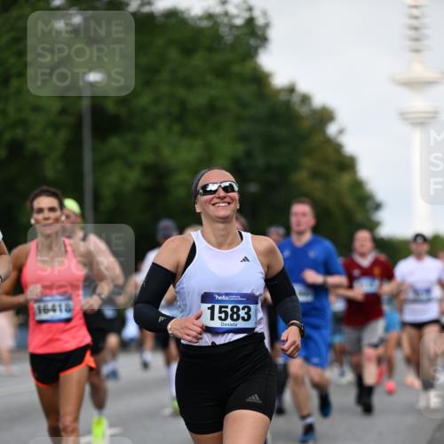 29.06.2025 - hella hamburg halbmarathon Dr. Thomas Lammeyer http://msf.ph/oto/8518807 29.06.2025 10:04:36 Kennedybrücke 1019, 1544, 1568, 1583, 1611, 1681, 2027, 2086, 2236, 2426, 2447, 2474, 2606, 2652, 2730, 2982, 3042, 3059, 3141, 3319, 3400, 3794, 4419, 4579, 4616, 4767, 4940, 4945, 5033, 5418, 5643, 6138, 6174, 6220, 6443, 6470, 6636, 7717, 8669, 9450, 9485, 9553, 9555, 9577, 9622, 10188, 10534, 10587, 10599, 10665, 10742, 10759, 10766, 10797, 11083, 11324 meine-sportfotos.de
