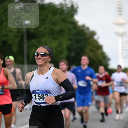 29.06.2025 - hella hamburg halbmarathon Dr. Thomas Lammeyer http://msf.ph/oto/8518826 29.06.2025 10:04:36 Kennedybrücke 1019, 1544, 1568, 1583, 1611, 1681, 2027, 2086, 2236, 2426, 2447, 2474, 2606, 2652, 2730, 2982, 3042, 3059, 3141, 3319, 3400, 3794, 4419, 4579, 4616, 4767, 4940, 4945, 5033, 5418, 5643, 6138, 6174, 6220, 6443, 6470, 6636, 7717, 8669, 9450, 9485, 9553, 9555, 9577, 9622, 10188, 10534, 10587, 10599, 10665, 10742, 10759, 10766, 10797, 11083, 11324 meine-sportfotos.de