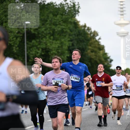 29.06.2025 - hella hamburg halbmarathon Dr. Thomas Lammeyer http://msf.ph/oto/8518842 29.06.2025 10:04:37 Kennedybrücke 1019, 1544, 1568, 1583, 1611, 1681, 2027, 2086, 2236, 2426, 2474, 2606, 2652, 2730, 2982, 3042, 3059, 3141, 3319, 3400, 3794, 4419, 4579, 4616, 4767, 4940, 4945, 5033, 5418, 5643, 6138, 6174, 6220, 6443, 6470, 6636, 7717, 8669, 9450, 9485, 9553, 9555, 9577, 9622, 10188, 10534, 10599, 10665, 10742, 10759, 10766, 10797, 11083, 11324 meine-sportfotos.de